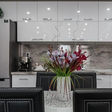City Apartments - A Brand New Luxury & Comfy 2 Asenovgrad Buitenkant foto